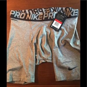 Nike Men ProCool Activewr Training DriFit Shorts